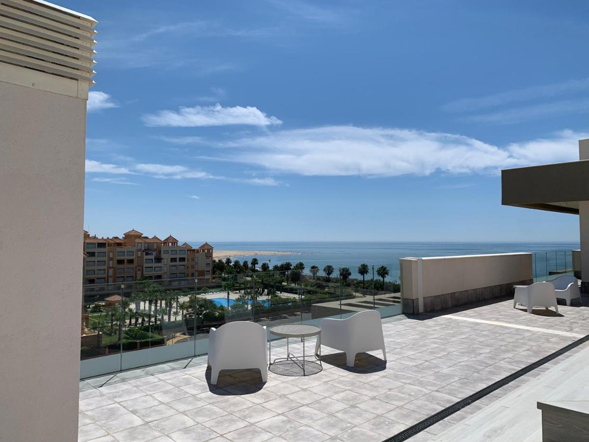 Penthouse With Wide Terrace Next To The Ocean Apartment