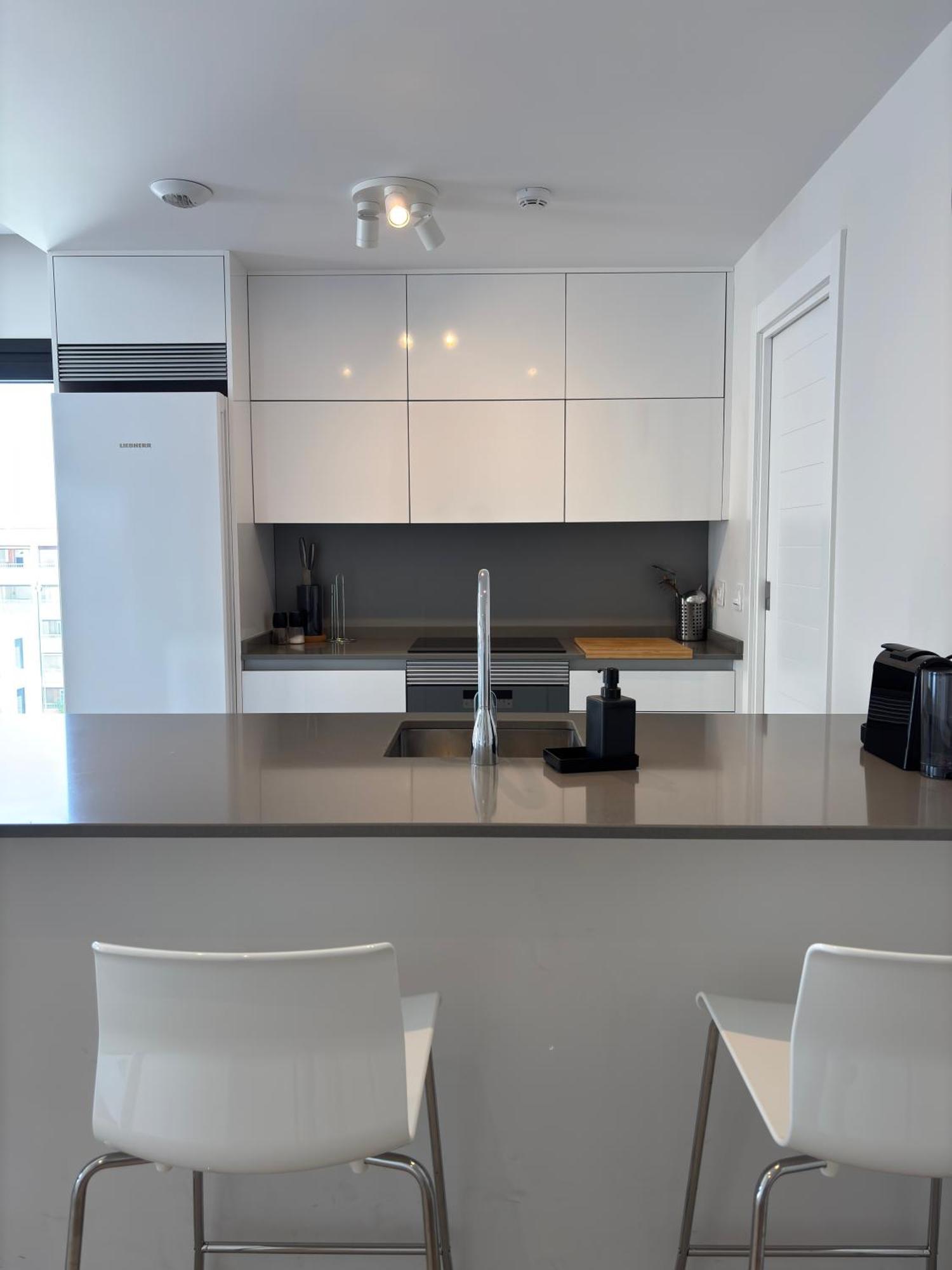Penthouse With Wide Terrace Next To The Ocean *