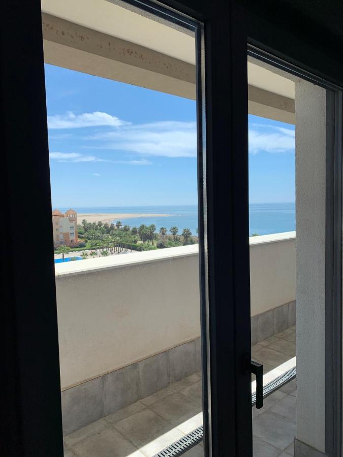 Penthouse With Wide Terrace Next To The Ocean
