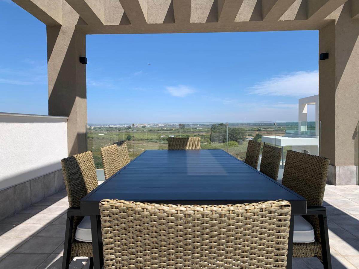 Penthouse With Wide Terrace Next To The Ocean Apartment
